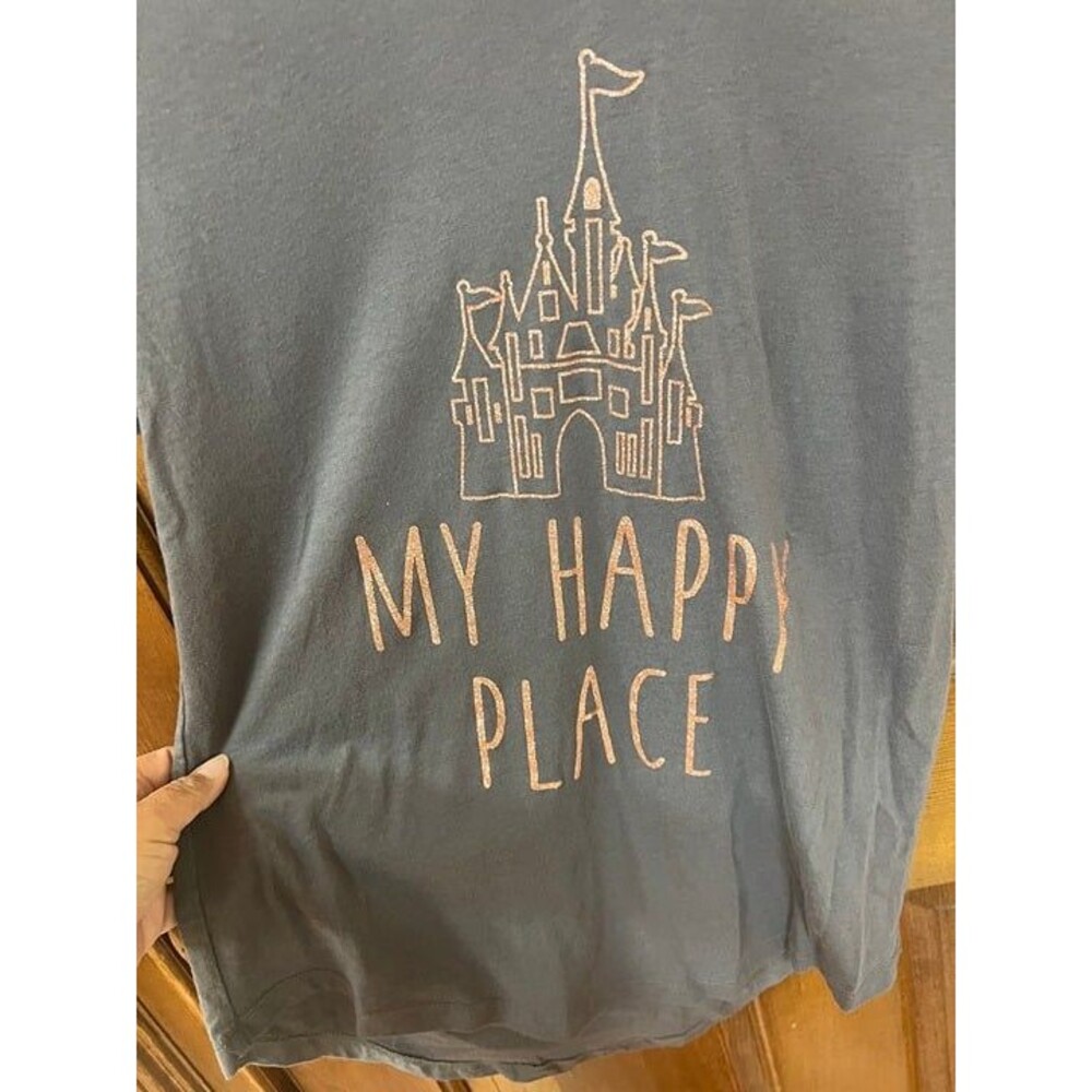Disney Magic Kingdom T-shirt - Size L